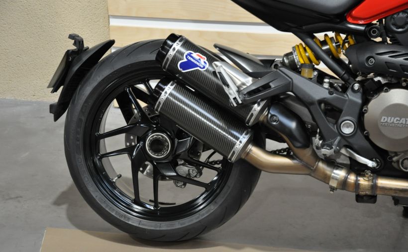DUCATI MONSTER 1200 3