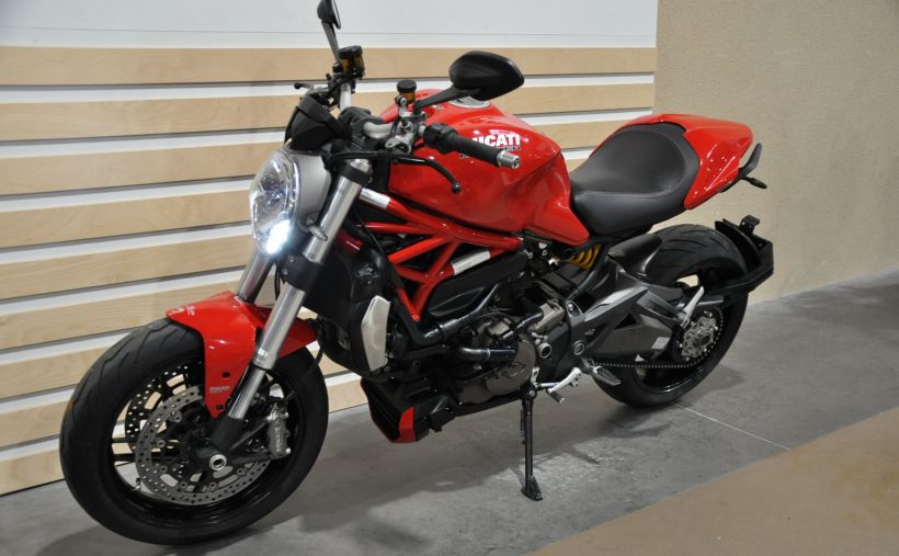 DUCATI MONSTER 1200 11