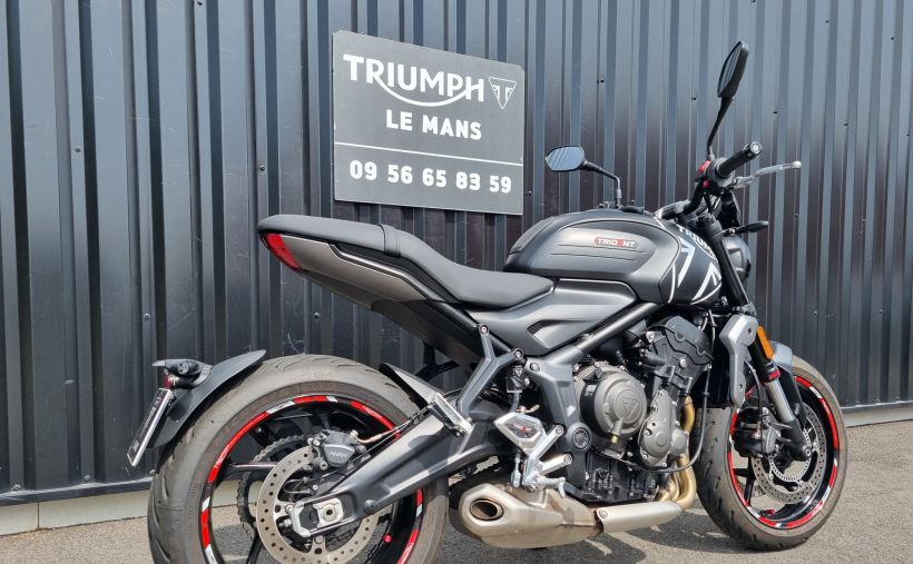 TRIUMPH TRIDENT 660 2