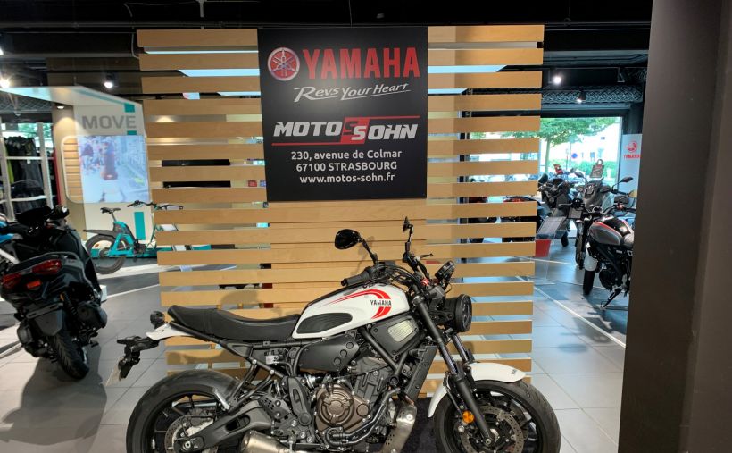 YAMAHA XSR 700 0