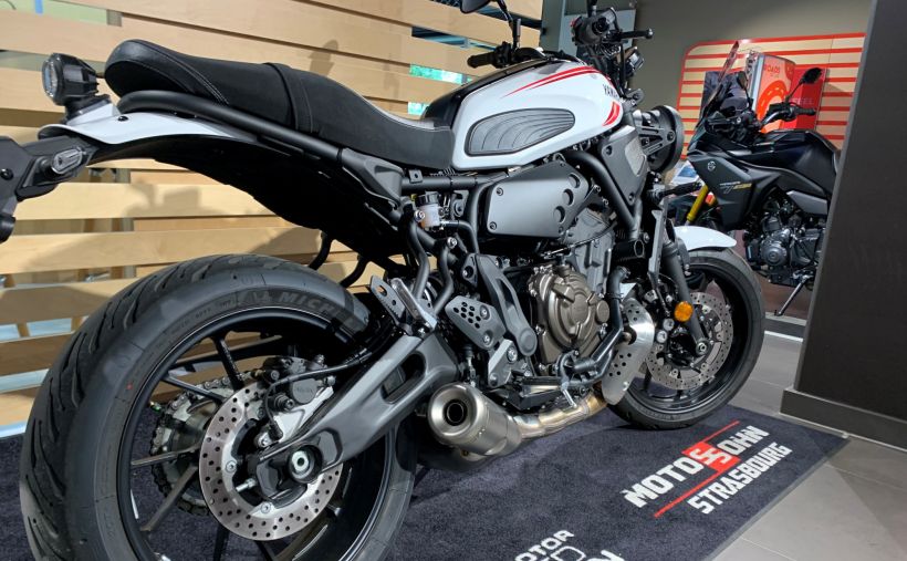 YAMAHA XSR 700 1