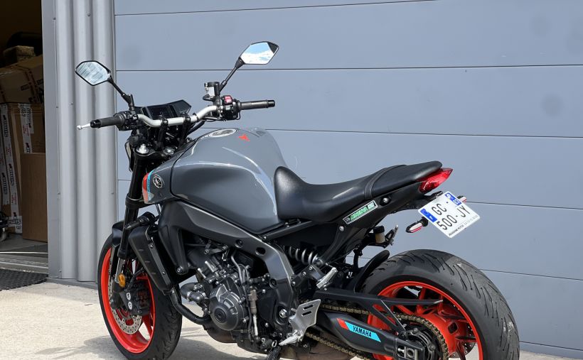 YAMAHA MT-09 5