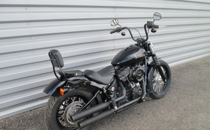 HARLEY-DAVIDSON SOFTAIL STREET BOB 1745 2