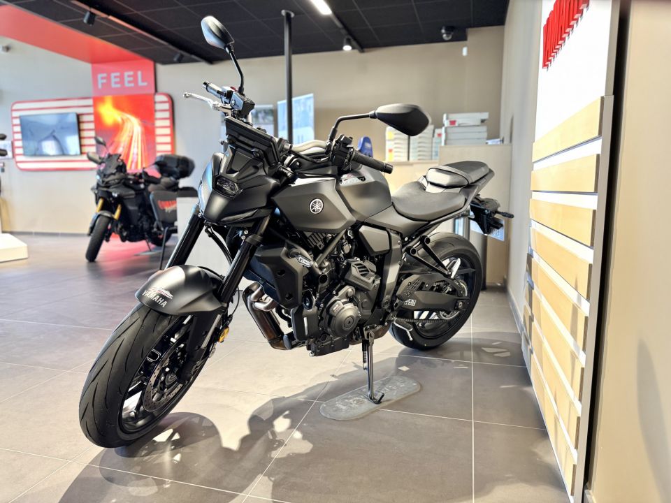 YAMAHA MT-07 Y-AMT 0