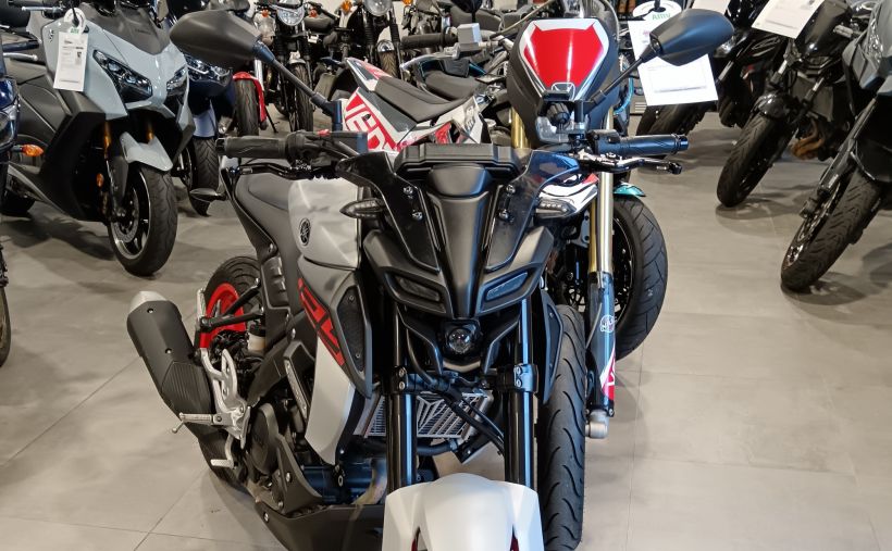 YAMAHA MT-125 ABS 4