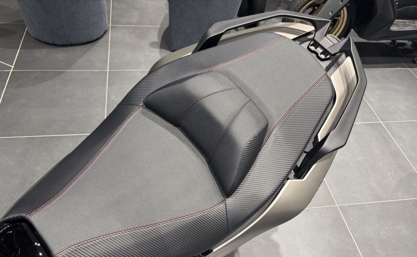 KYMCO AK 550 15