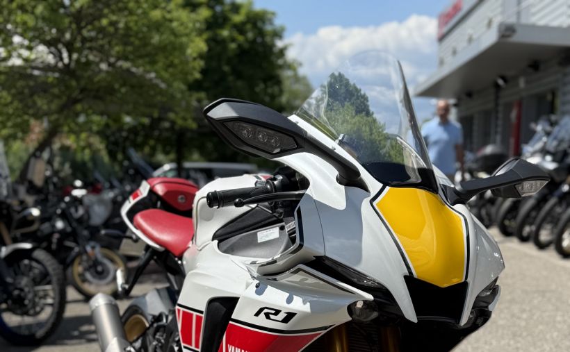 YAMAHA YZF 1000 R1 60TH 0