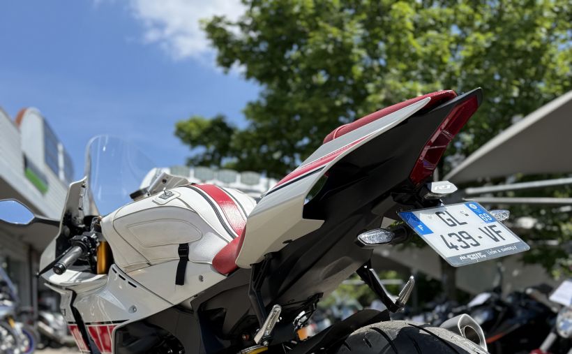YAMAHA YZF 1000 R1 60TH 2