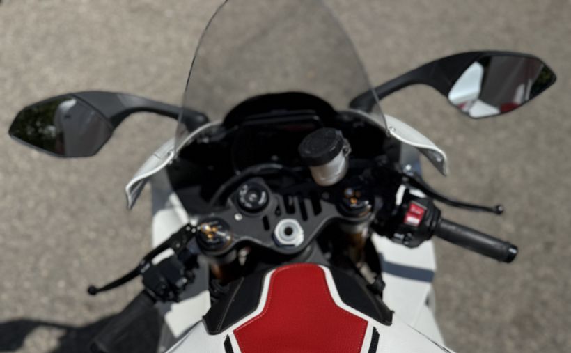 YAMAHA YZF 1000 R1 60TH 4