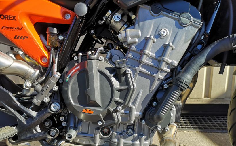 KTM 890 DUKE GP 4