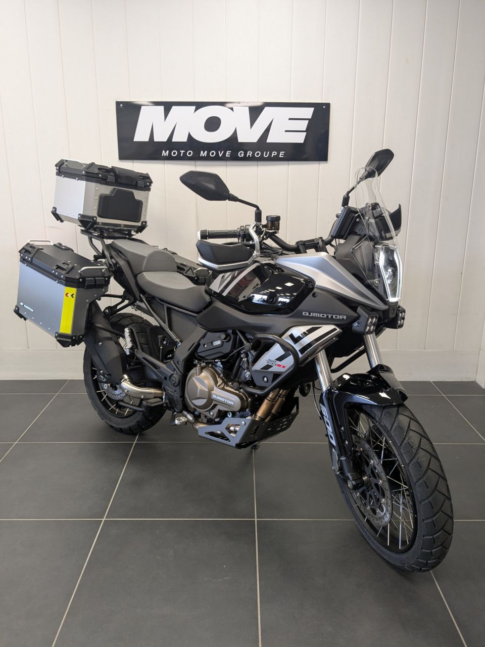 QJ MOTOR SRT 600 SX Touring 1