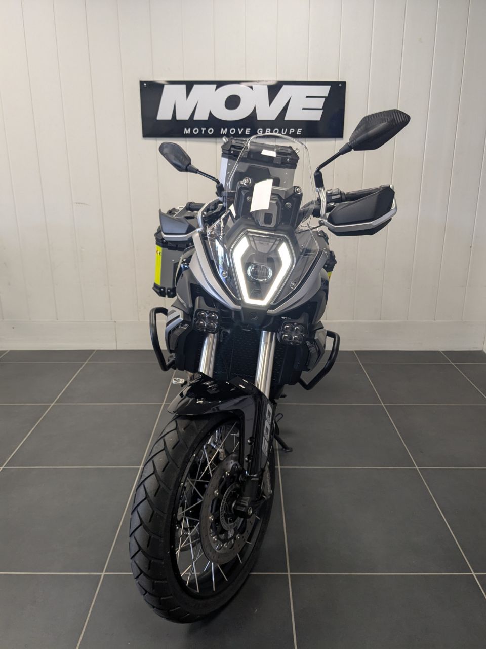 QJ MOTOR SRT 600 SX Touring 2