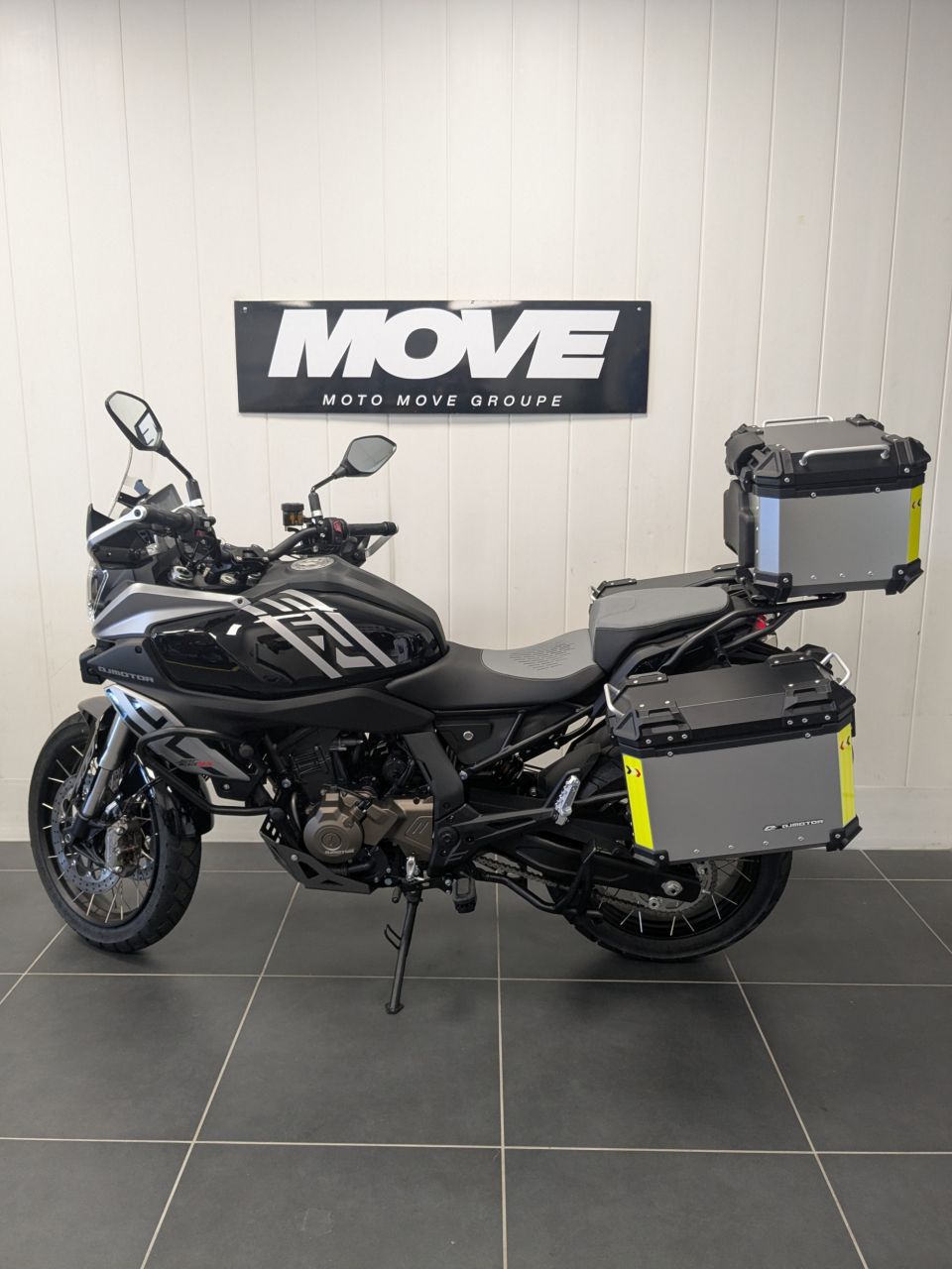 QJ MOTOR SRT 600 SX Touring 4