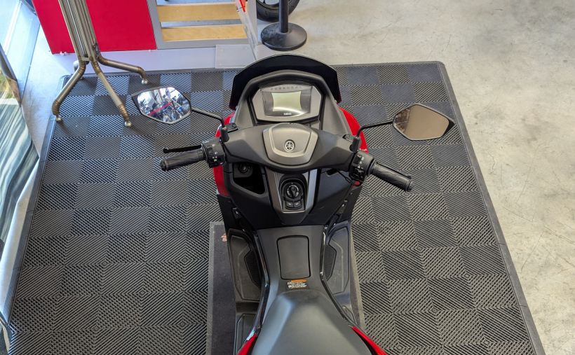 YAMAHA NMAX 125 4