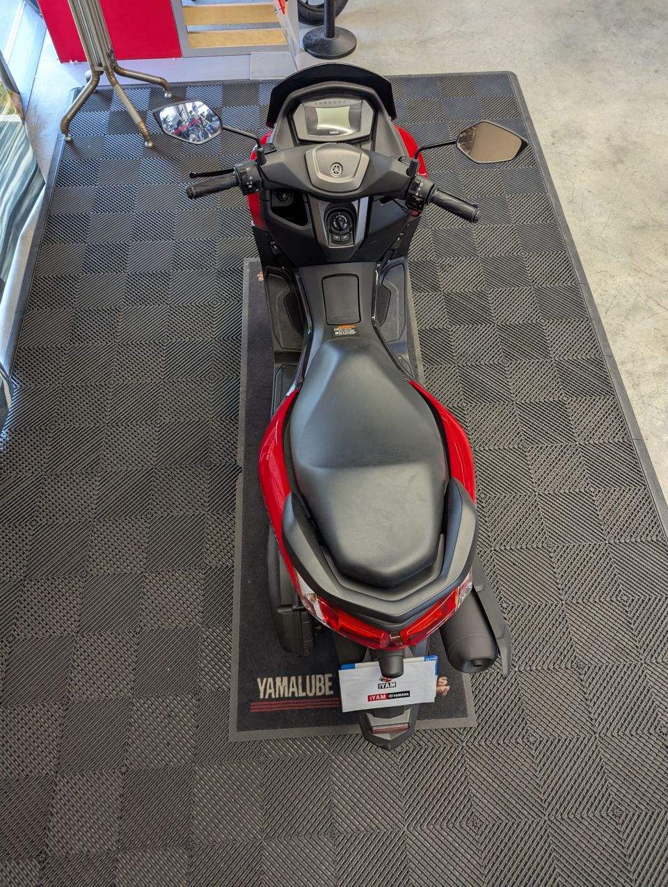 YAMAHA NMAX 125 4