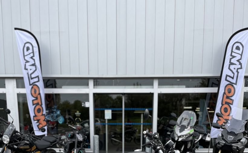 ROYAL ENFIELD INTERCEPTOR 1