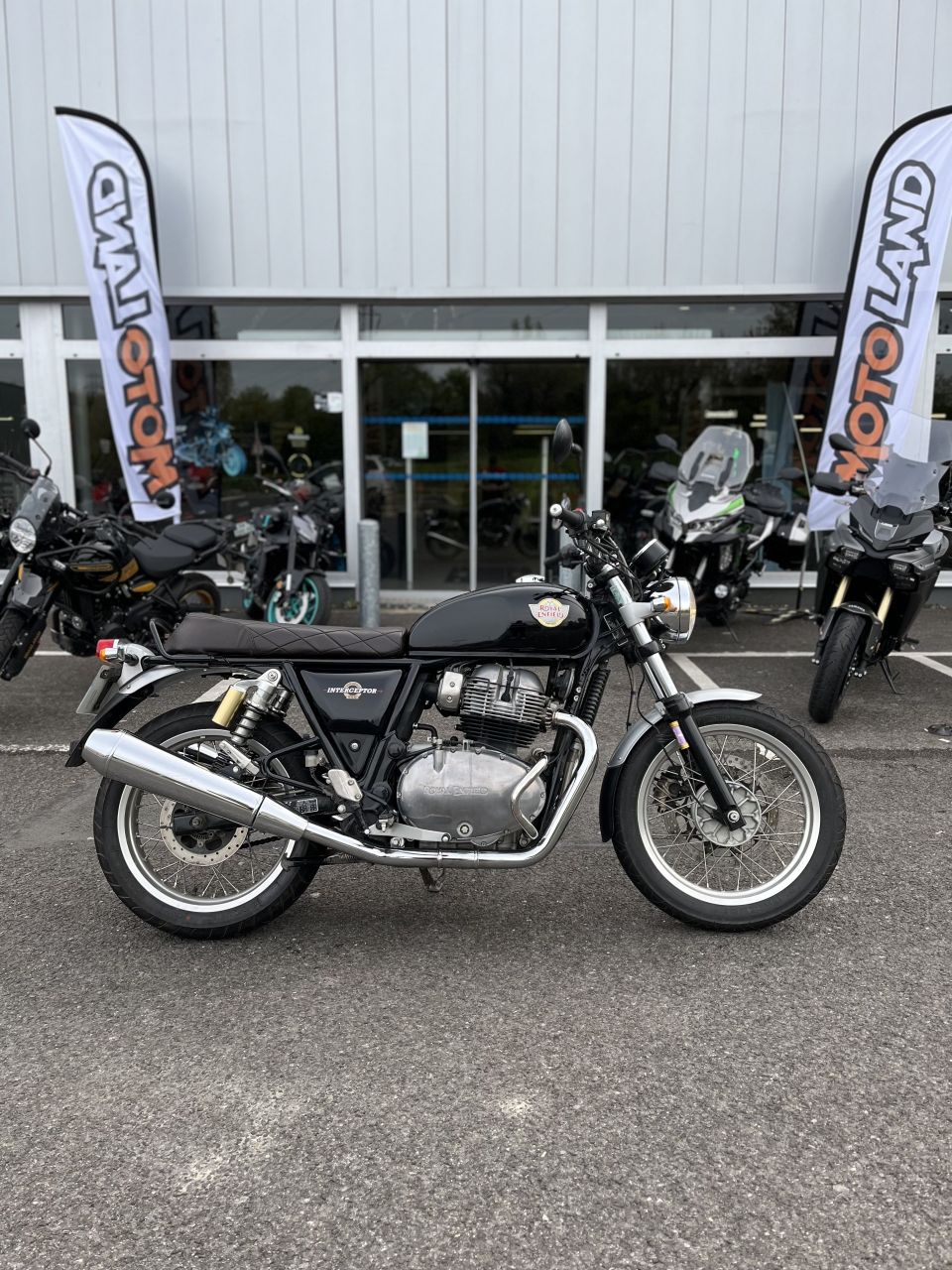 ROYAL ENFIELD INTERCEPTOR 3