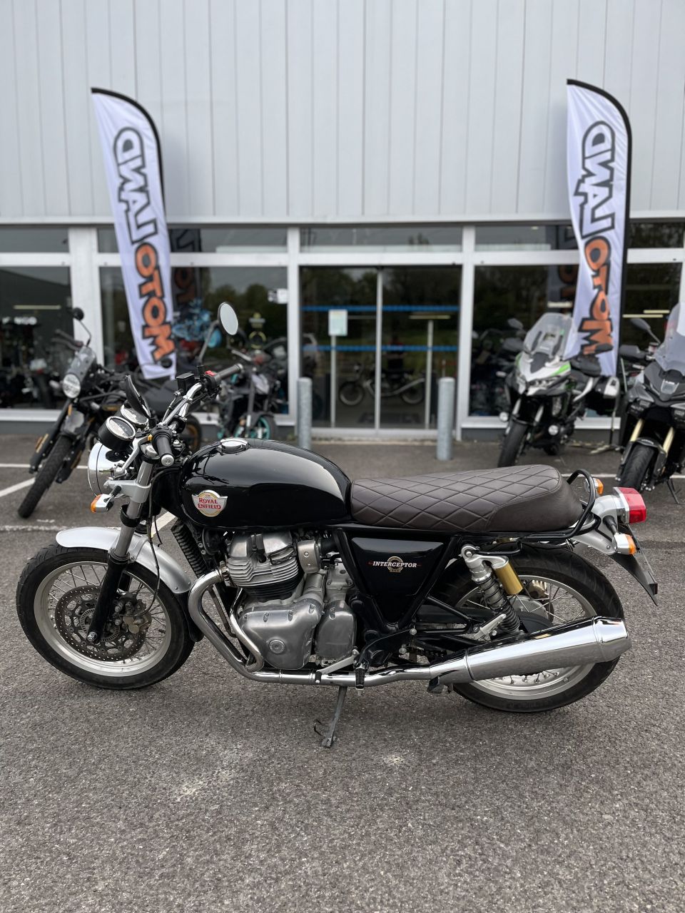 ROYAL ENFIELD INTERCEPTOR 6