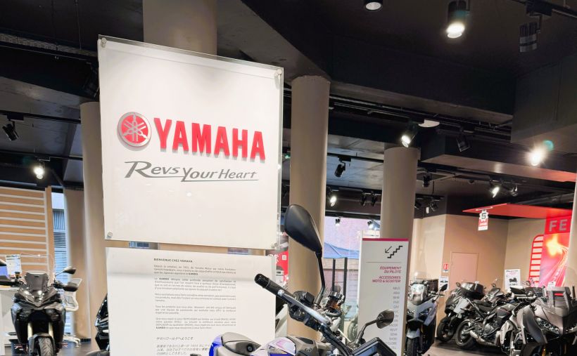 YAMAHA MT-09  Y-AMT 0