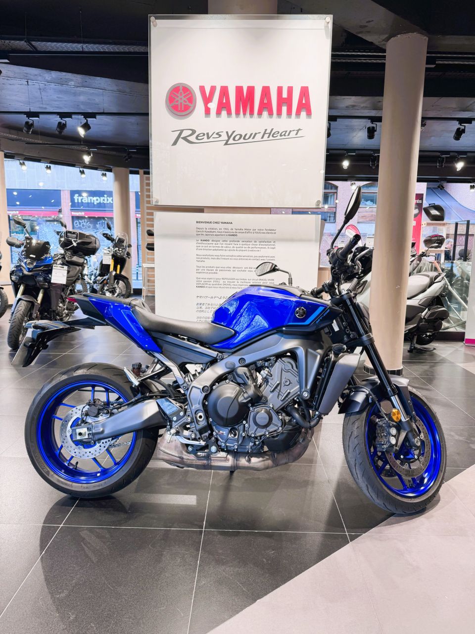 YAMAHA MT-09  Y-AMT 2