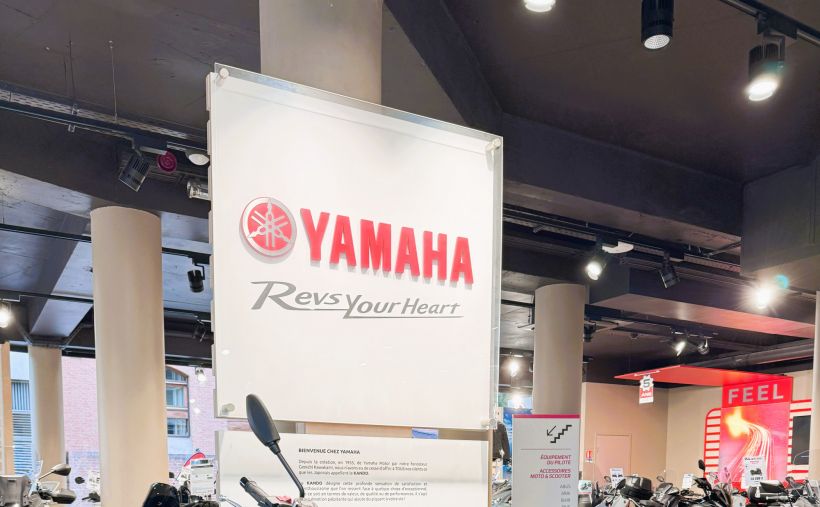 YAMAHA MT-09  Y-AMT 4