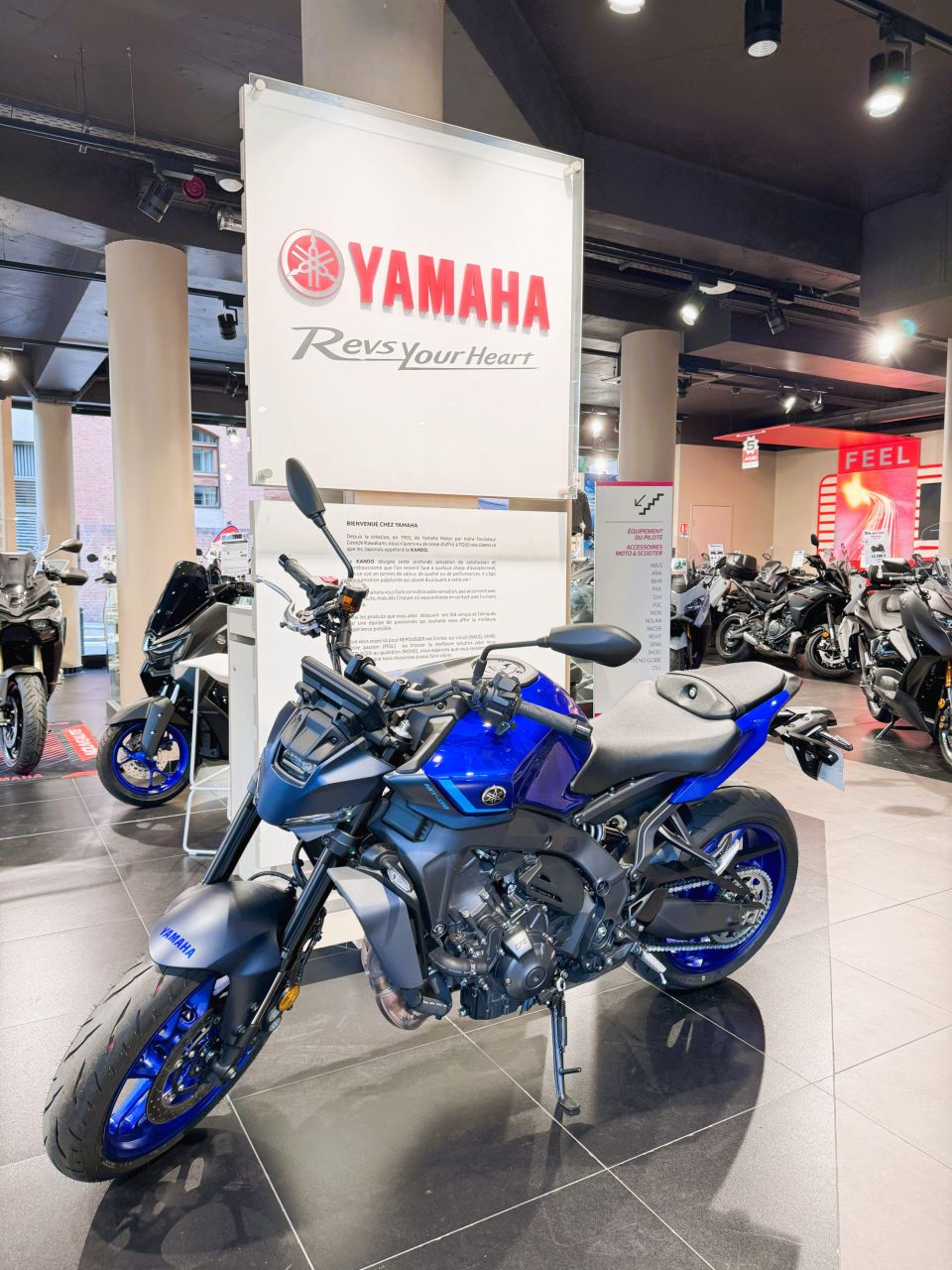 YAMAHA MT-09  Y-AMT 4