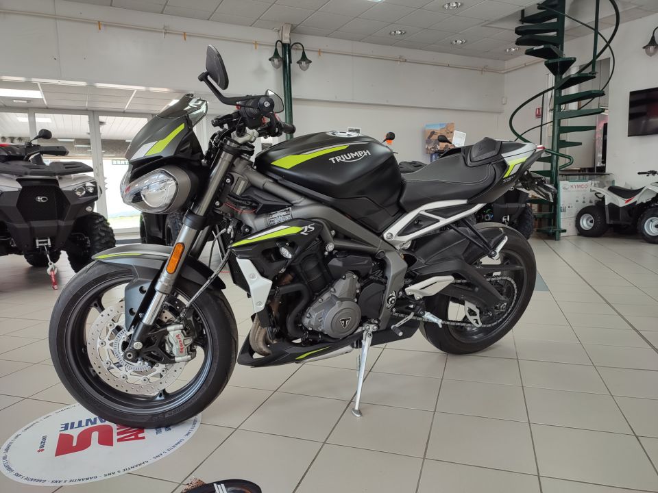 TRIUMPH STREET TRIPLE 765 RS 24