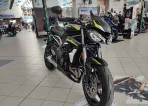 TRIUMPH STREET TRIPLE 765 RS - 2022