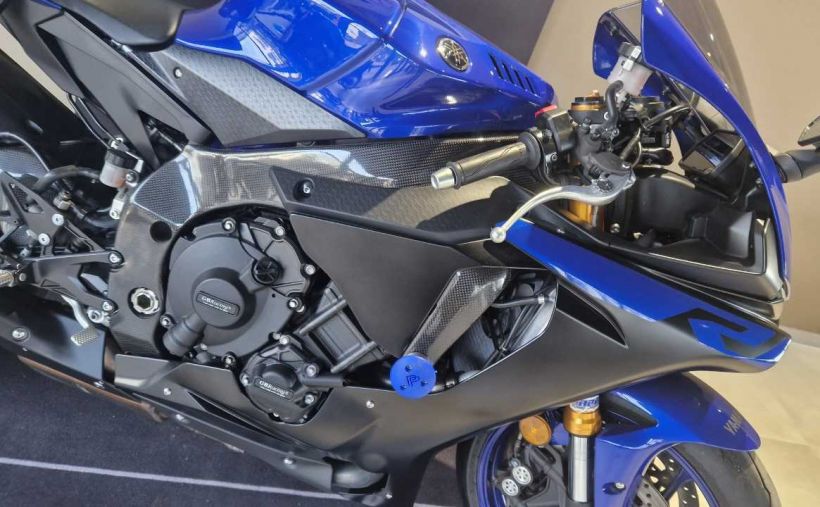 YAMAHA YZF 1000 R1 2