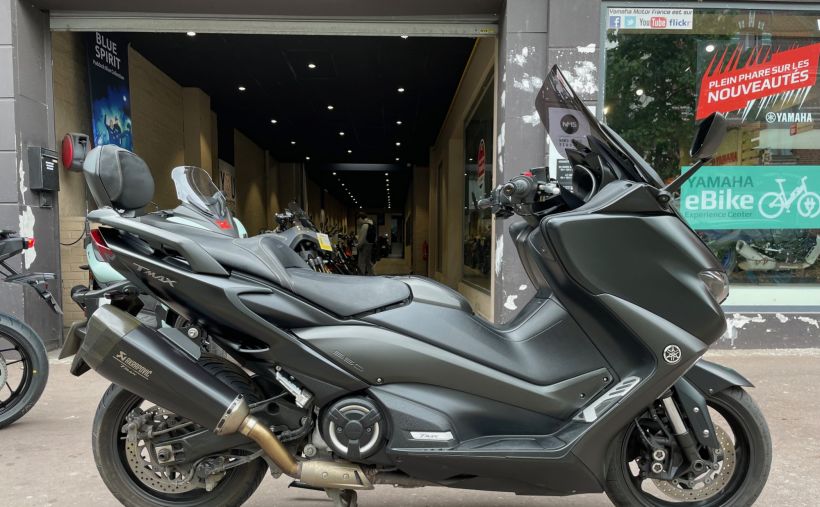YAMAHA TMAX 560 0