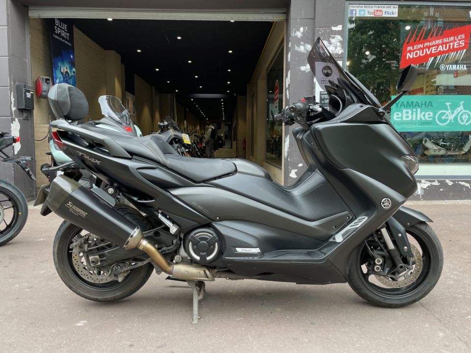 YAMAHA TMAX 560 0
