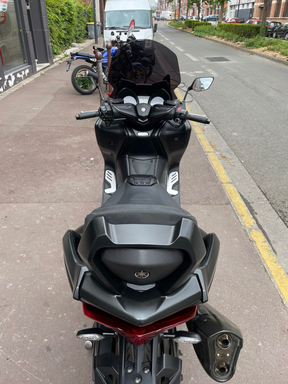 YAMAHA TMAX 560 3