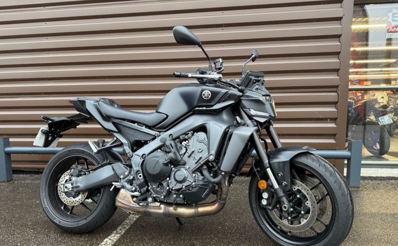 YAMAHA MT-09  Y-AMT 0