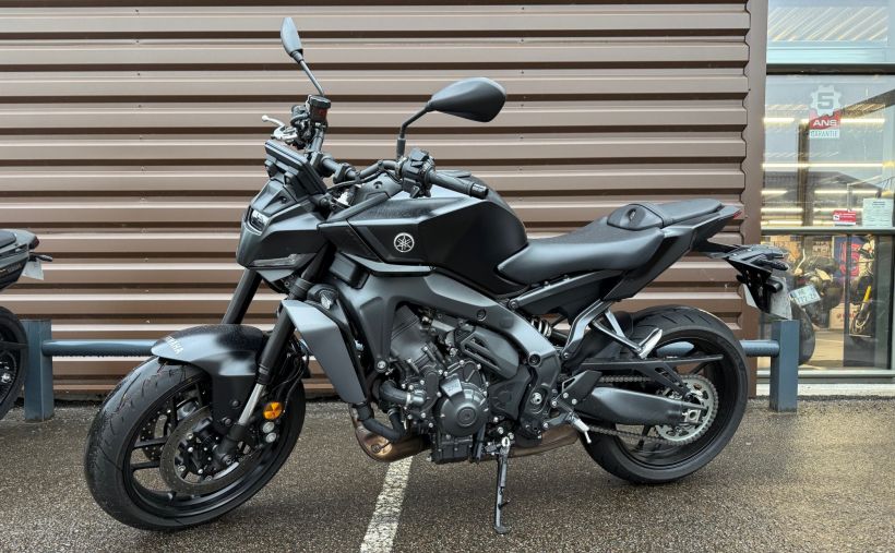YAMAHA MT-09  Y-AMT 4