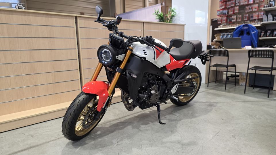 YAMAHA XSR 900 4