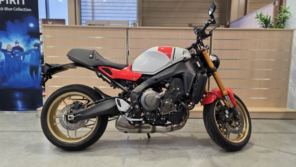 YAMAHA XSR 900 0