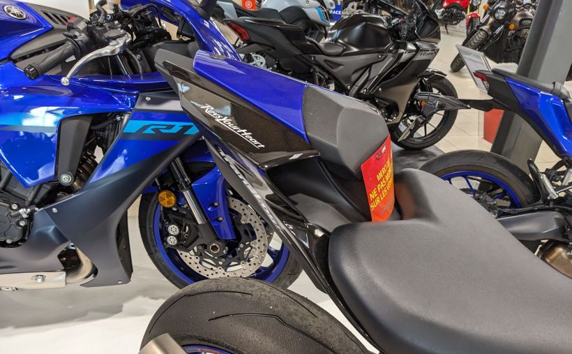 YAMAHA YZF-R7 5