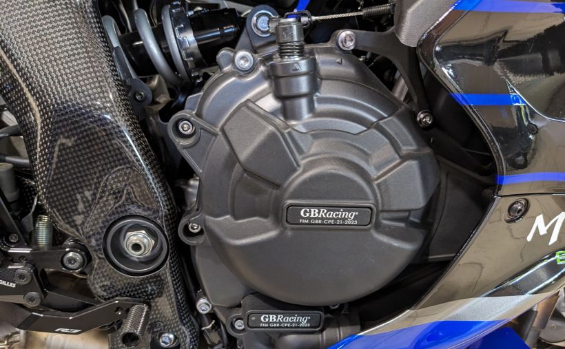 YAMAHA YZF-R7 8