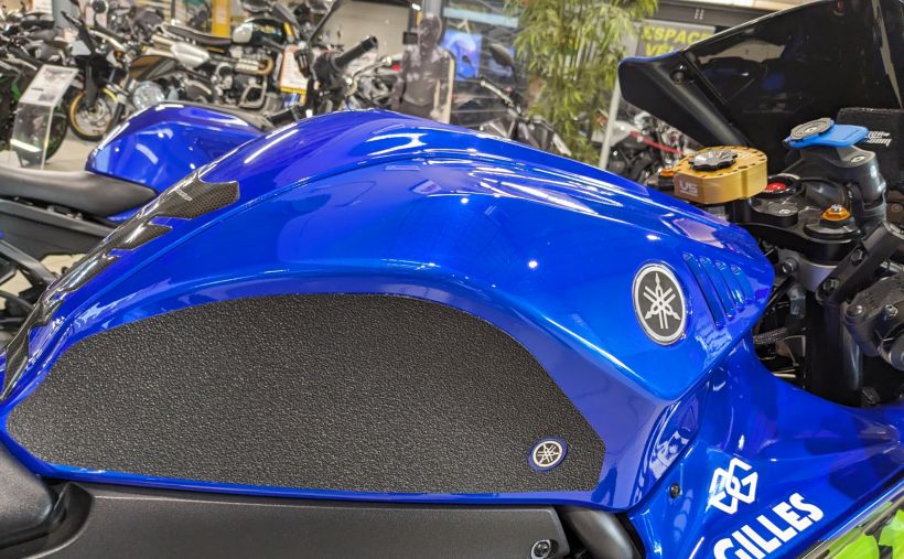 YAMAHA YZF-R7 11