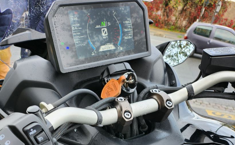 YAMAHA NIKEN 850 GT 6