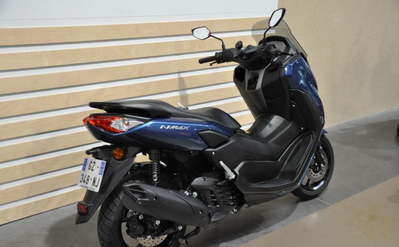 YAMAHA NMAX 125 10