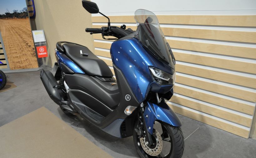 YAMAHA NMAX 125 11