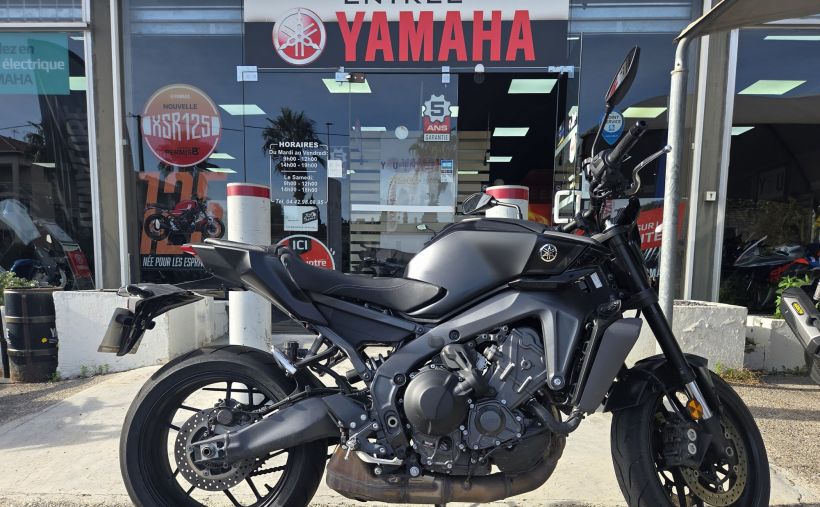 YAMAHA MT-09  Y-AMT 0