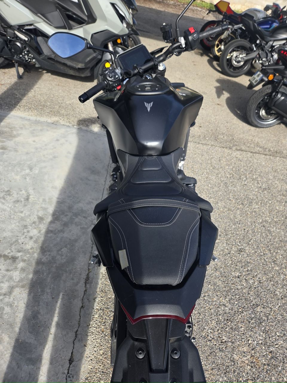 YAMAHA MT-09  Y-AMT 1