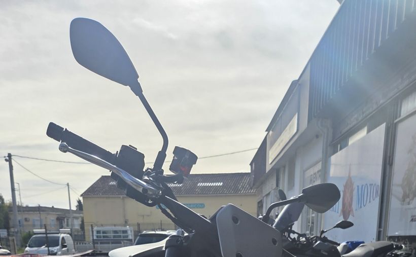 YAMAHA MT-09  Y-AMT 2