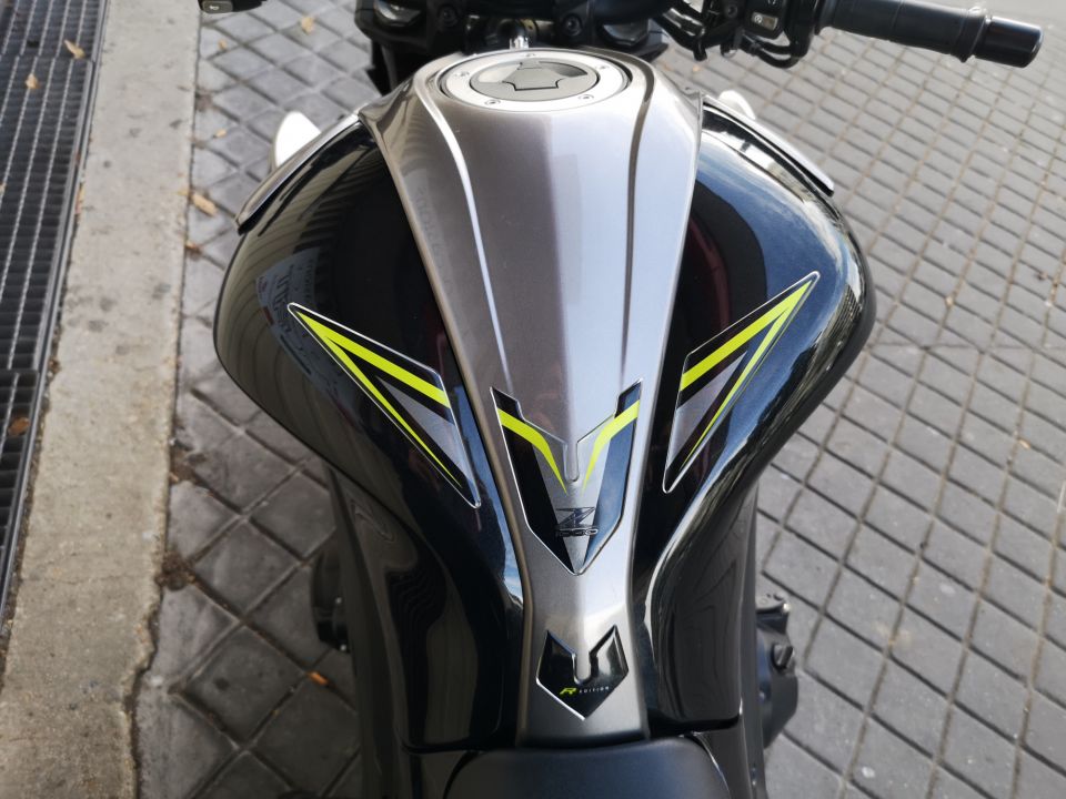 KAWASAKI Z 1000 R 12