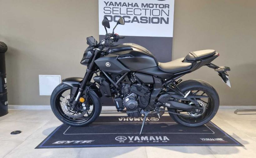 YAMAHA MT-07 Y-AMT 3