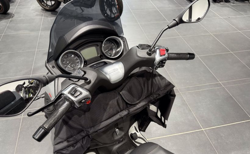 PIAGGIO MP3 300 HPE ABS ASR 10