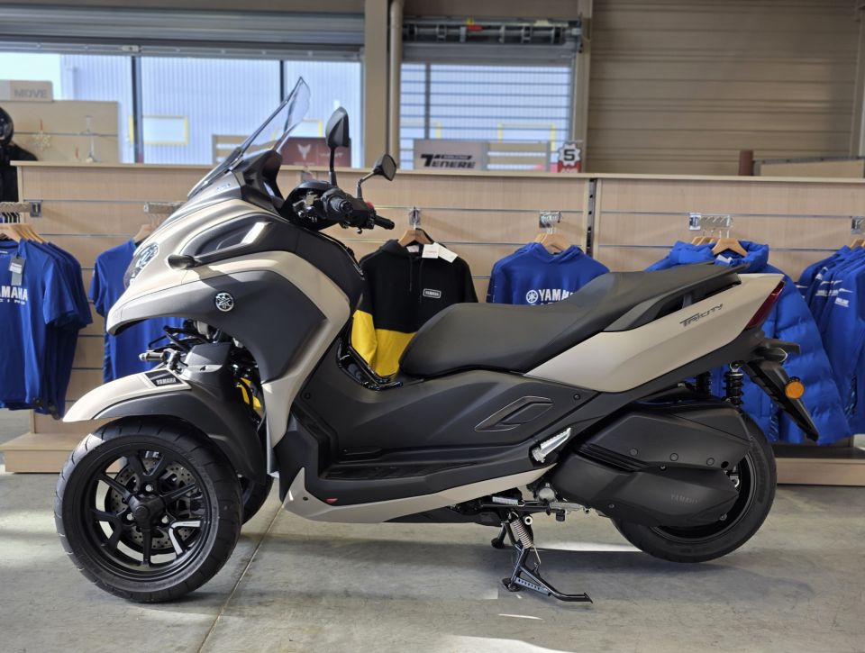 YAMAHA TRICITY 300 4