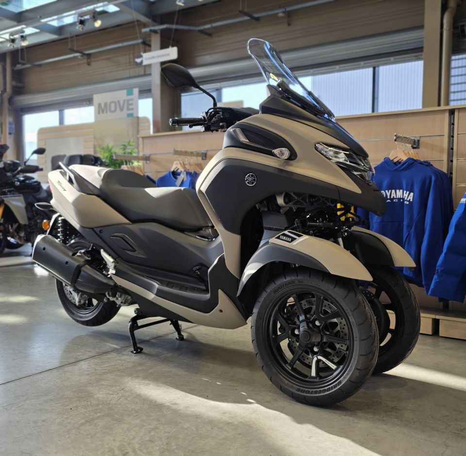 YAMAHA TRICITY 300 1
